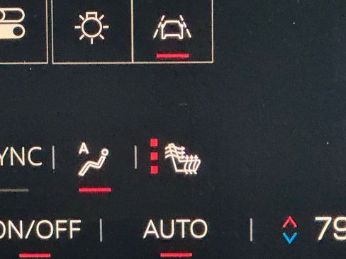 Used 2025 GMC Acadia Elevation image 32