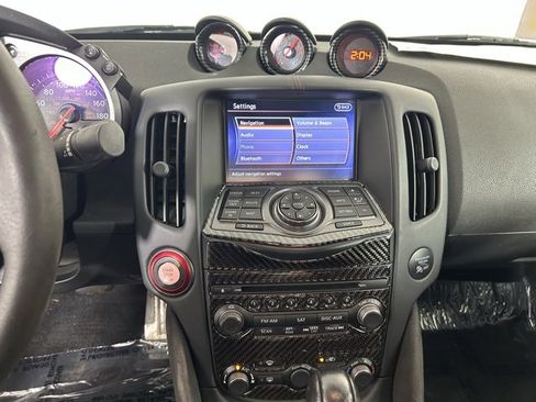Used 2017 Nissan 370Z NISMO image 18