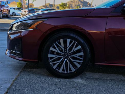 Used 2023 Nissan Altima 2.5 SV image 11