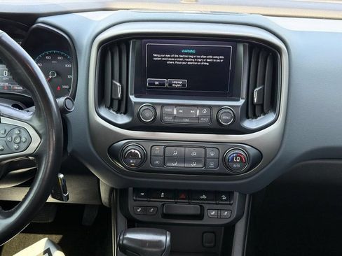 Used 2017 Chevrolet Colorado Z71 AWD/4WD image 9