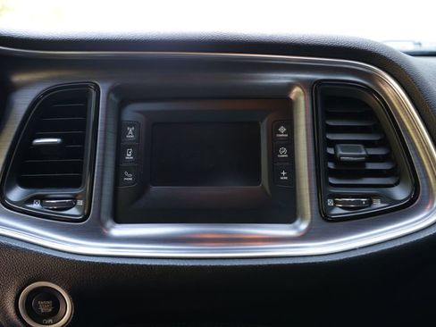 Used 2017 Dodge Challenger SXT RWD image 21