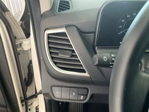 Used 2024 Kia Seltos EX FWD image 8