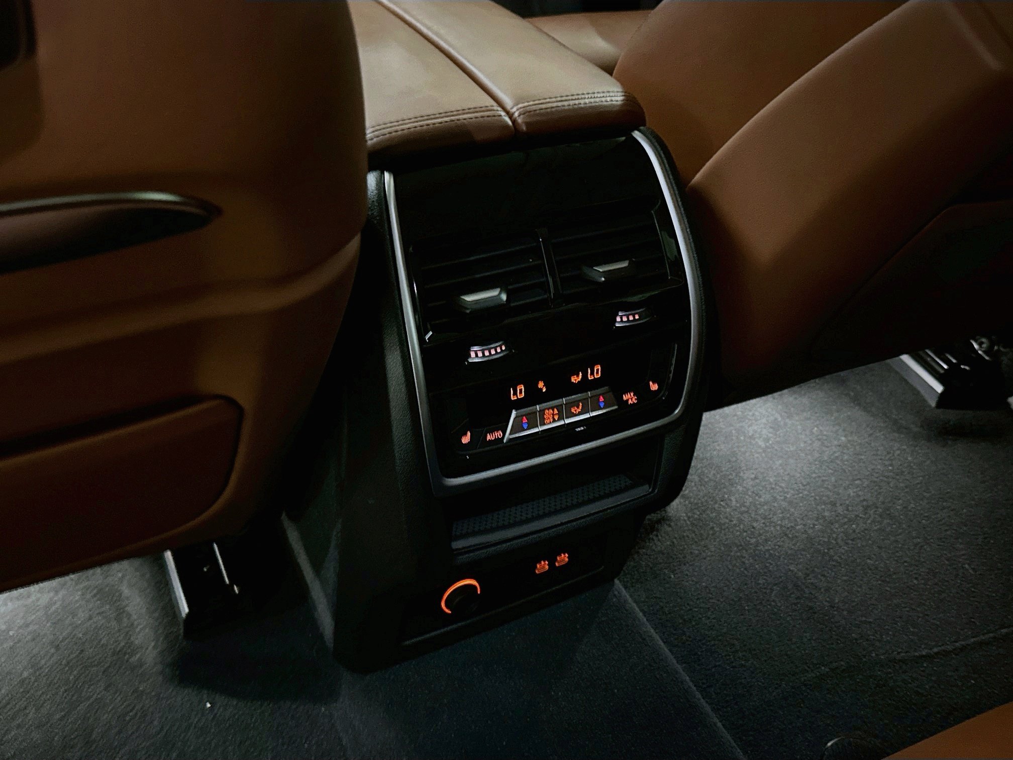 Certified 2024 BMW X7 xDrive40i w/ Premium Package AWD/4WD image 25