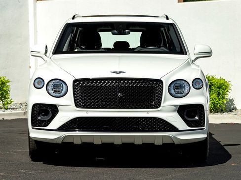 Used 2022 Bentley Bentayga AWD/4WD image 9