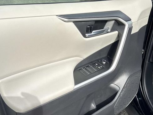 Used 2021 Toyota RAV4 XLE Premium FWD image 17