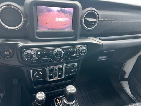 Used 2020 Jeep Wrangler Unlimited Sahara w/ LED Lighting Group AWD/4WD image 41
