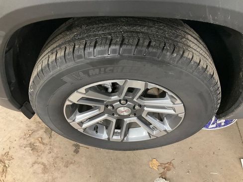 Used 2025 GMC Terrain Elevation image 26