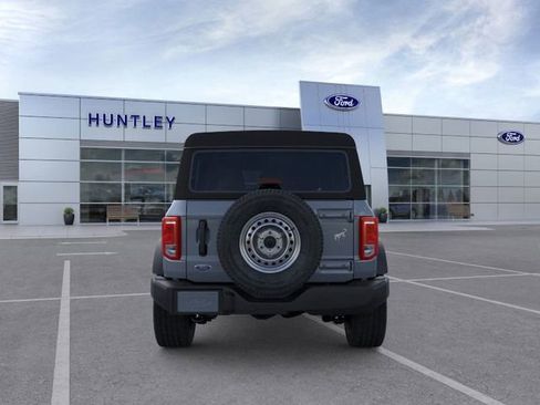 New 2025 Ford Bronco Base image 5