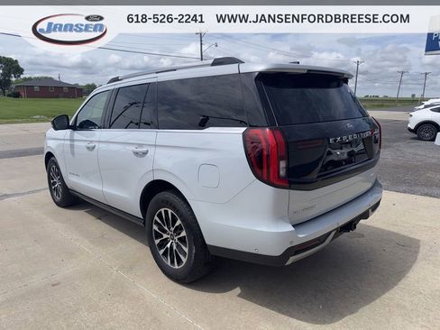 Used 2025 Ford Expedition Platinum AWD/4WD image 4