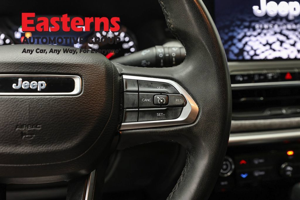 Used 2023 Jeep Compass Latitude AWD/4WD image 15