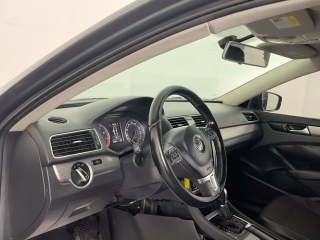 Used 2015 Volkswagen Passat 1.8T Sport FWD image 13