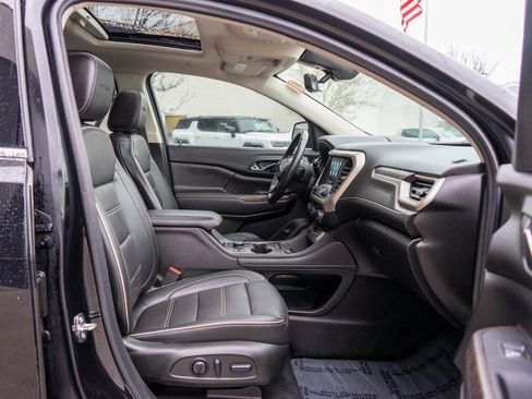 Used 2023 GMC Acadia Denali w/ Black Diamond Edition image 10