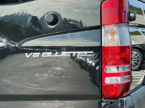 Used 2016 Mercedes-Benz Sprinter 2500 image 32