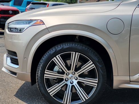 Certified 2024 Volvo XC90 T8 Plus w/ Protection Package AWD/4WD image 7