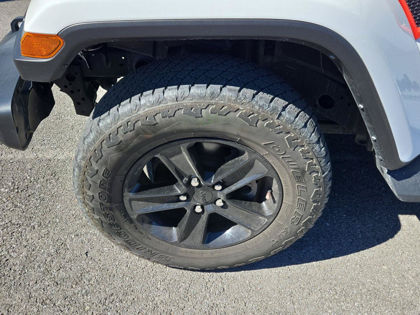 Used 2022 Jeep Wrangler Unlimited Sahara AWD/4WD image 12