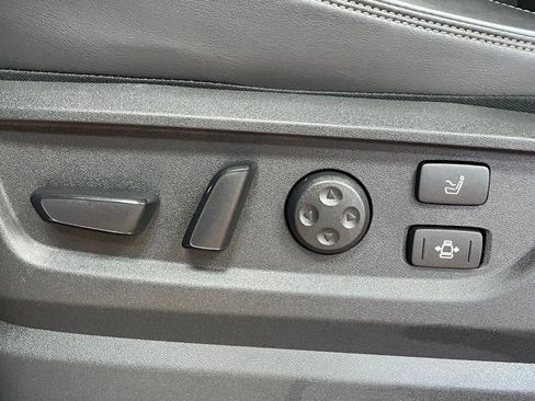 Used 2025 INFINITI QX80 Sensory image 12