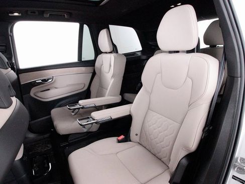 Certified 2025 Volvo XC90 T8 Plus w/ Protection Package Premier image 26