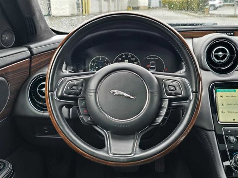 Used 2019 Jaguar XJ L Portfolio RWD image 19