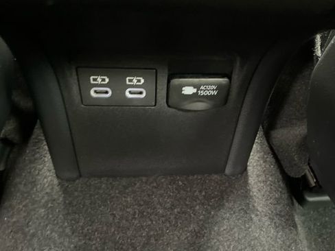 New 2026 Toyota Prius Plug-In Hybrid image 17