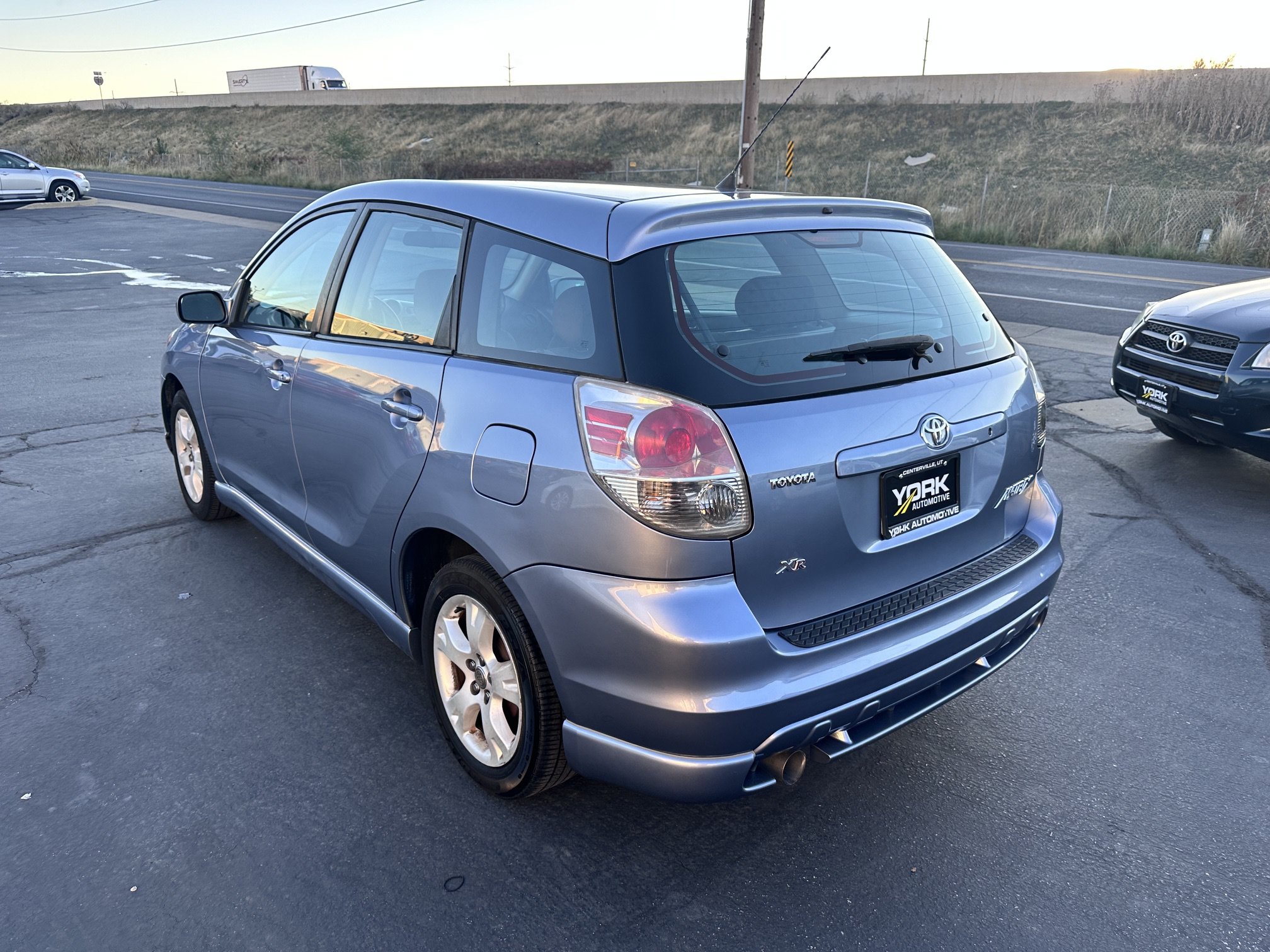 Used 2005 Toyota Matrix XR w/ Extra Value Pkg 2 FWD image 4