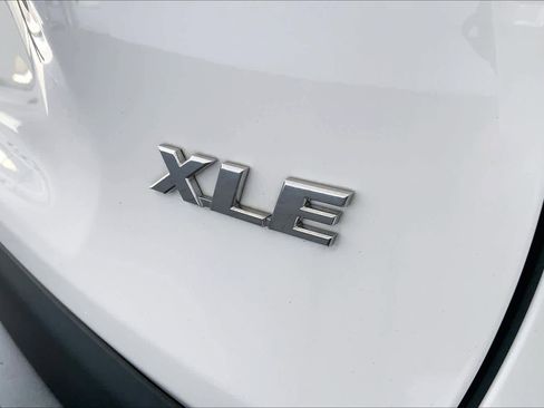 Used 2024 Toyota RAV4 XLE w/ Convenience Package FWD image 11