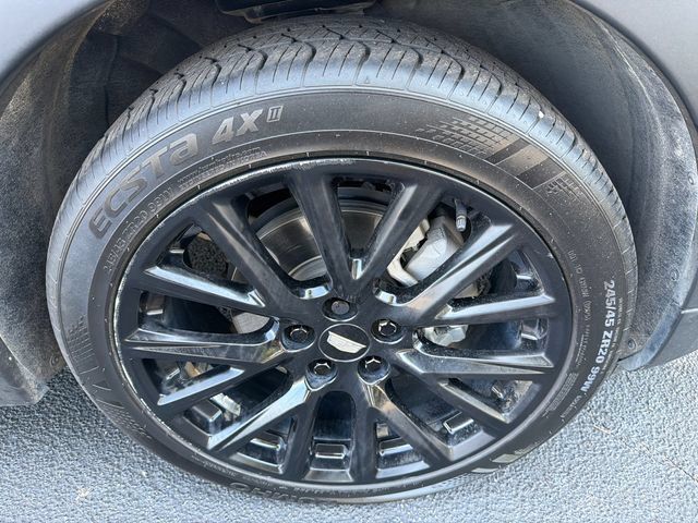 Used 2023 Cadillac XT4 Luxury w/ LPO, Onyx Lite Package FWD image 12