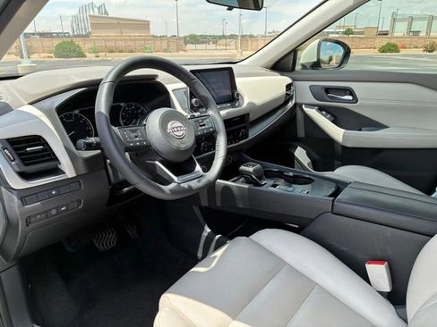 Certified 2023 Nissan Rogue SV w/ SV Premium B Package FWD image 10