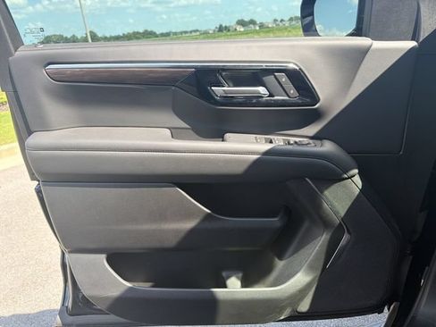 Used 2026 Chevrolet Tahoe LS RWD image 38