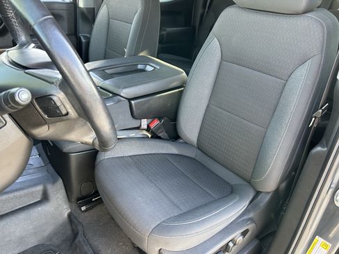 Used 2022 Chevrolet Silverado 1500 LT w/ Convenience Package II AWD/4WD image 18