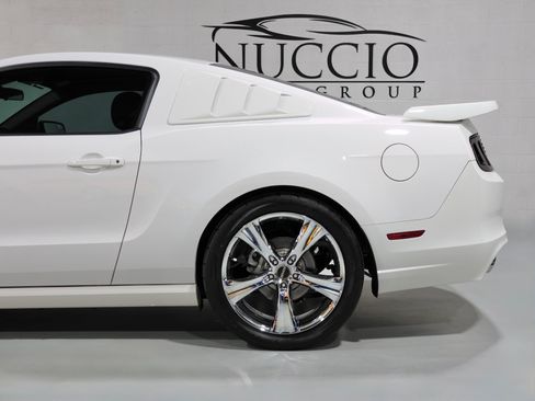 Used 2013 Ford Mustang GT RWD image 14