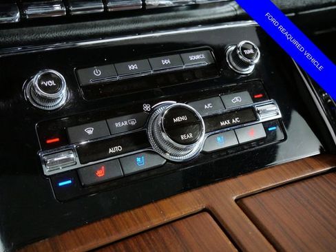 Used 2019 Lincoln Navigator L Reserve AWD/4WD image 22