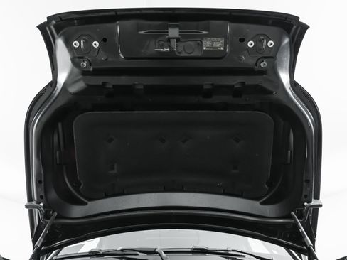 Used 2025 Land Rover Defender 110 S image 97