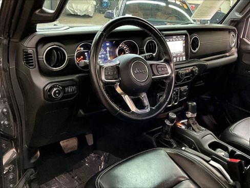 Used 2021 Jeep Gladiator Overland w/ Popular Equipment Package AWD/4WD image 17
