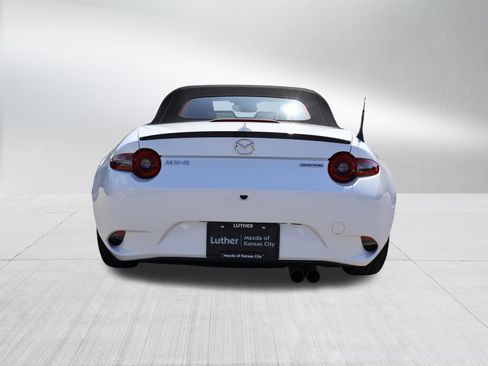 Certified 2025 MAZDA MX-5 Miata Club RWD image 6