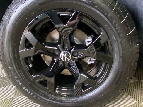 New 2026 Volkswagen Atlas Peak Edition image 9