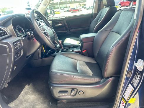 Certified 2019 Toyota 4Runner TRD Off-Road Premium AWD/4WD image 10