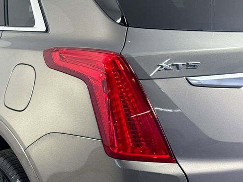 Used 2018 Cadillac XT5 Luxury w/ Driver Awareness Package image 36