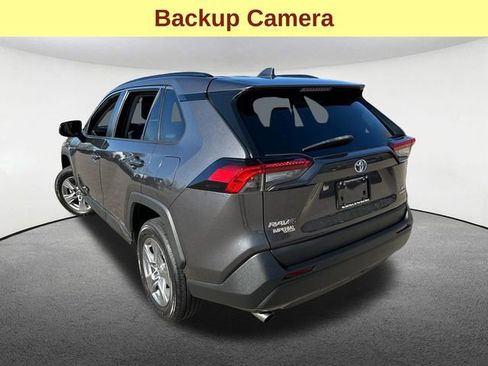Used 2022 Toyota RAV4 LE AWD/4WD image 8