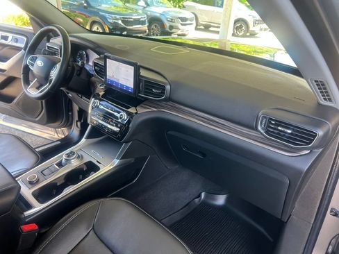 Used 2021 Ford Explorer Limited w/ Hybrid Equipment Group 310A AWD/4WD image 23