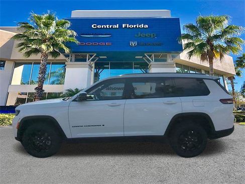 Certified 2024 Jeep Grand Cherokee L Laredo image 8