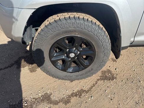 Used 2018 Toyota 4Runner SR5 image 10