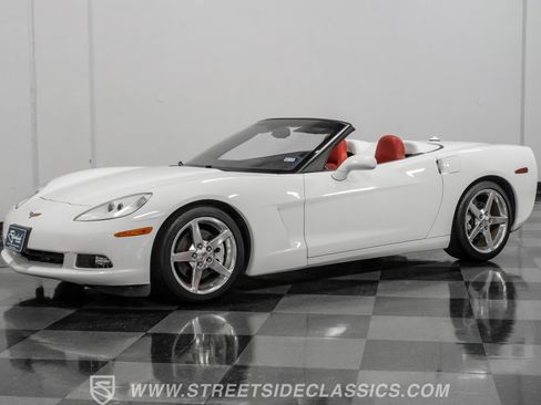 Used 2005 Chevrolet Corvette Convertible w/ Preferred Equipment Group RWD image 6