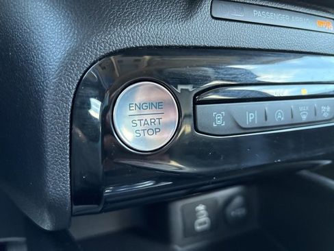 Used 2024 Ford Escape Platinum image 27