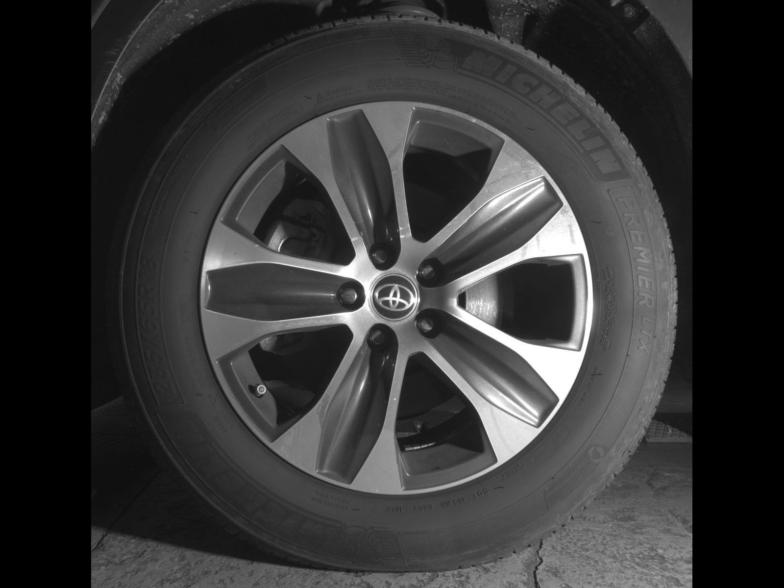Used 2023 Toyota Highlander XLE FWD image 10
