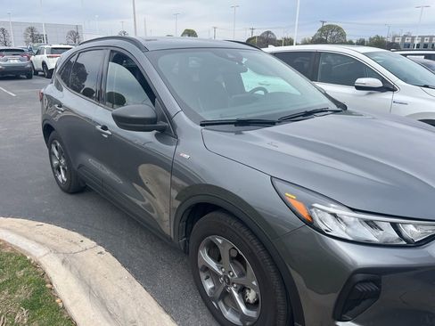 Used 2025 Ford Escape ST-Line image 3