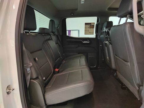 Used 2025 GMC Sierra 1500 SLT AWD/4WD image 17