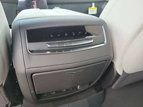 New 2026 Cadillac Escalade ESV Platinum Sport w/ LPO, ONYX Package image 15