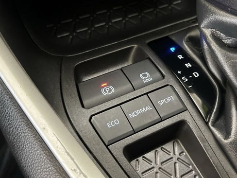 Used 2023 Toyota RAV4 XLE w/ Convenience Package FWD image 31