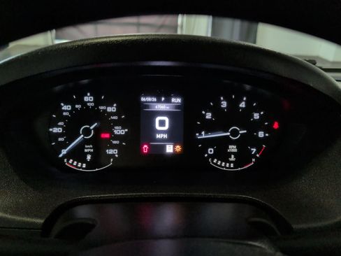 Used 2024 RAM ProMaster 2500 w/ Convenience Group FWD image 18