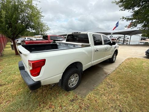 Used 2017 Nissan Titan S RWD image 5